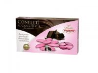 confetti-al-cioccolato-fond-rosa